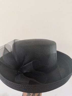 Elegant Black Women’s Dress Hat with Decorative Bow